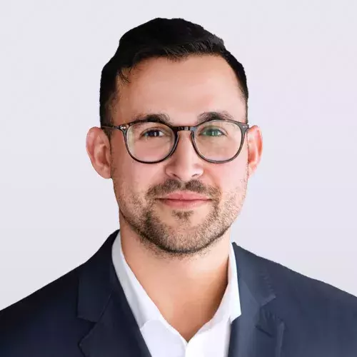 Andy Fernandez headshot